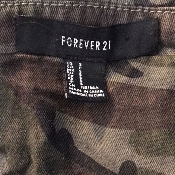 “Forever 21” Lightweight camouflage zip up jacket - Picture 8 of 8